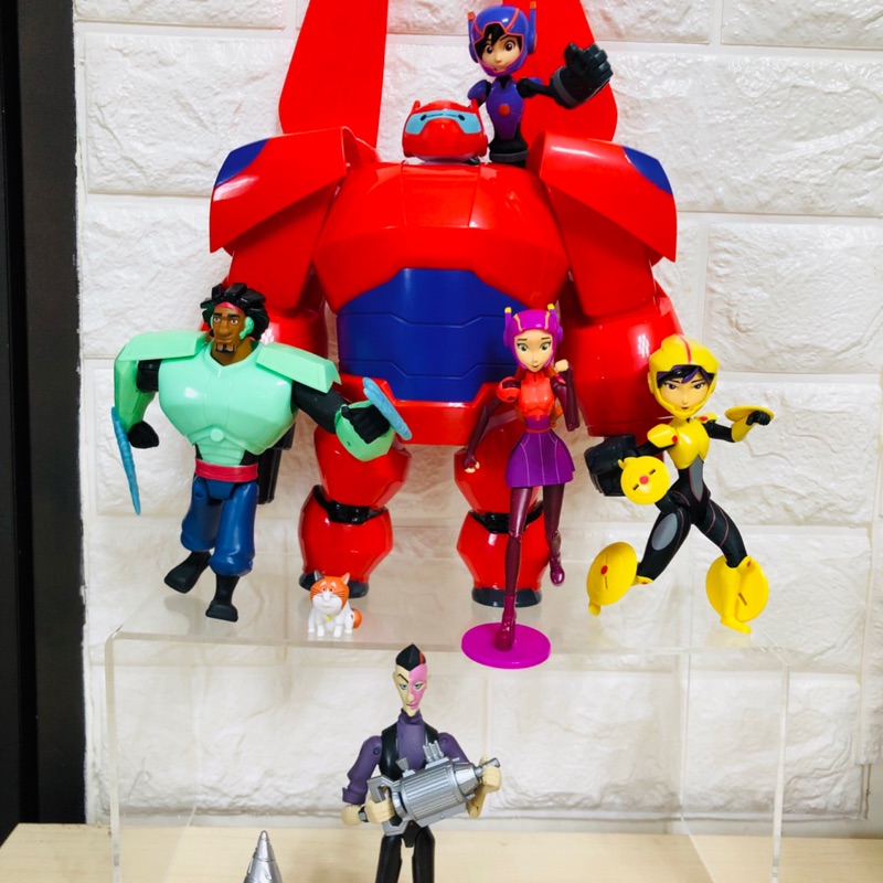正版big Hero 6 萬代迪士尼disney Bandai Baymax 大英雄天團杯麵可動盔甲變型公仔 蝦皮購物