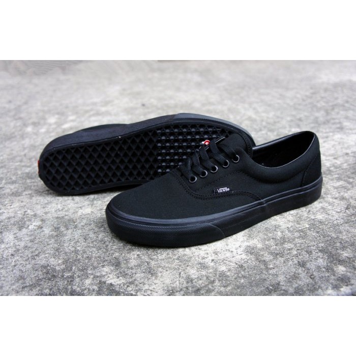 all black vans