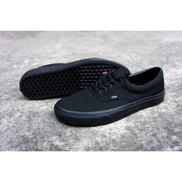 vans era all black