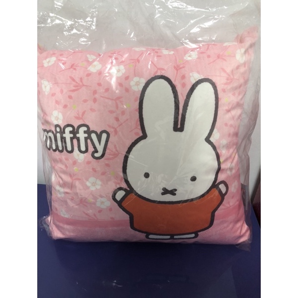 正版 Miffy 米菲兔抱枕正方形 粉色 蝦皮購物
