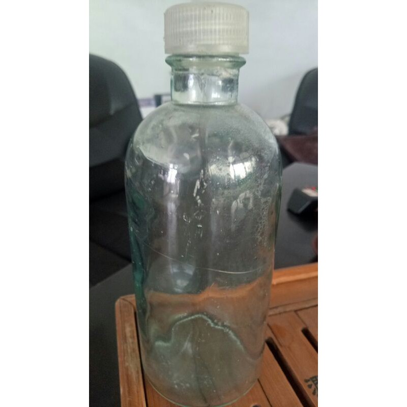 早期老玻璃瓶(有附蓋)