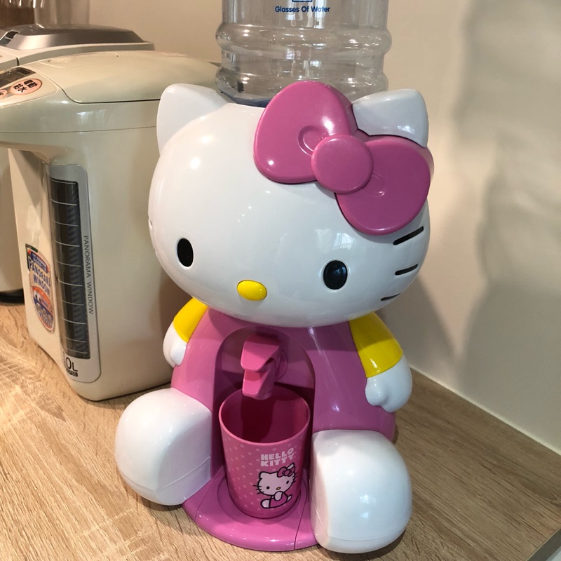（二手出清）近全新 hello kitty 兒童 飲水機 BPA free 無塑化劑 高雄可自取