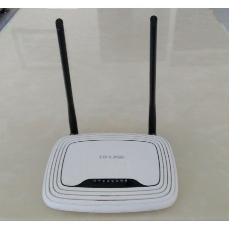 TP-Link TL-WR841N 300Mbps 無線路由器 (二手良品)