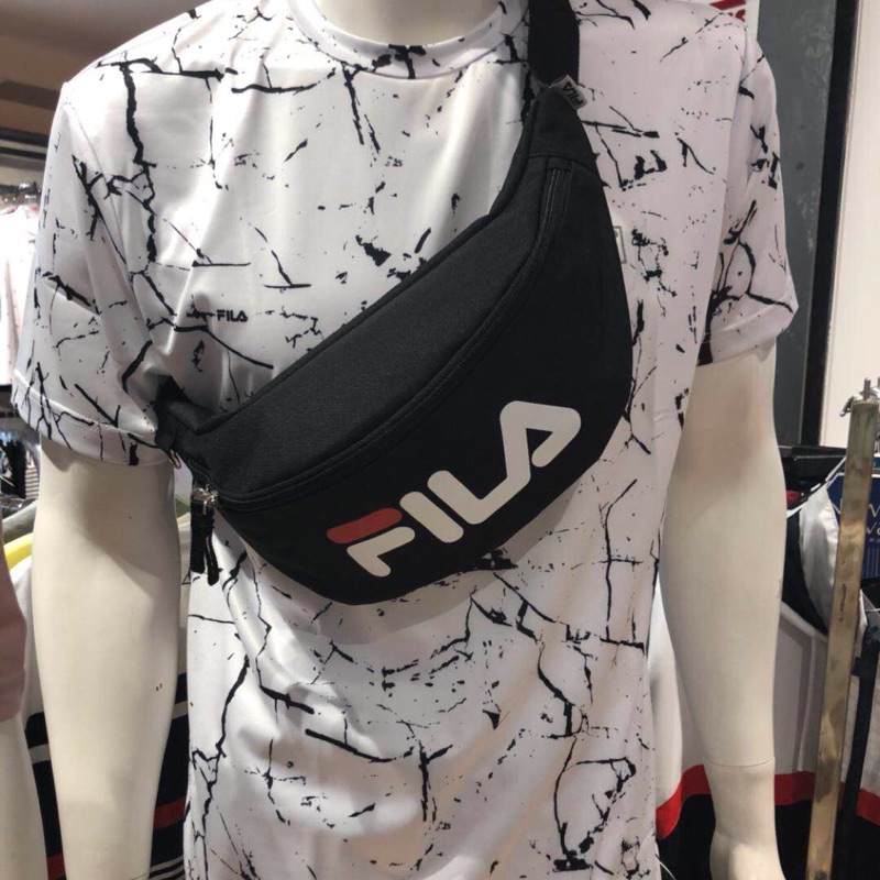 FILA 大 Logo腰包 霹靂包 側背包小包 側背 小側背包 小包包 迷你包 背包 隨身包 貼身包