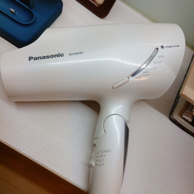 二手Panasonic國際牌EH-NA97吹風機，白色