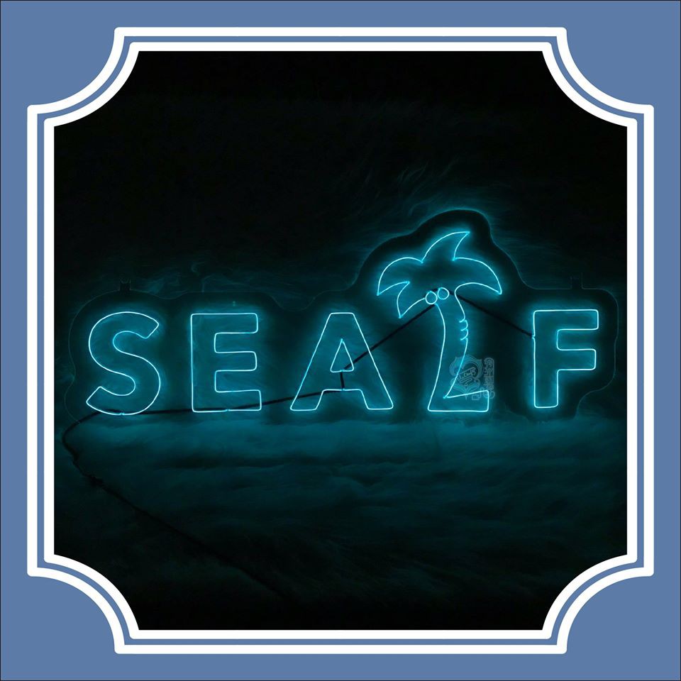 【冷光藝坊】冷光線 客製化禮物 冷光 桌上立牌 燈牌 室內擺飾 立架 燈板 SEALF 比基尼 泳衣 海邊 海 衝浪