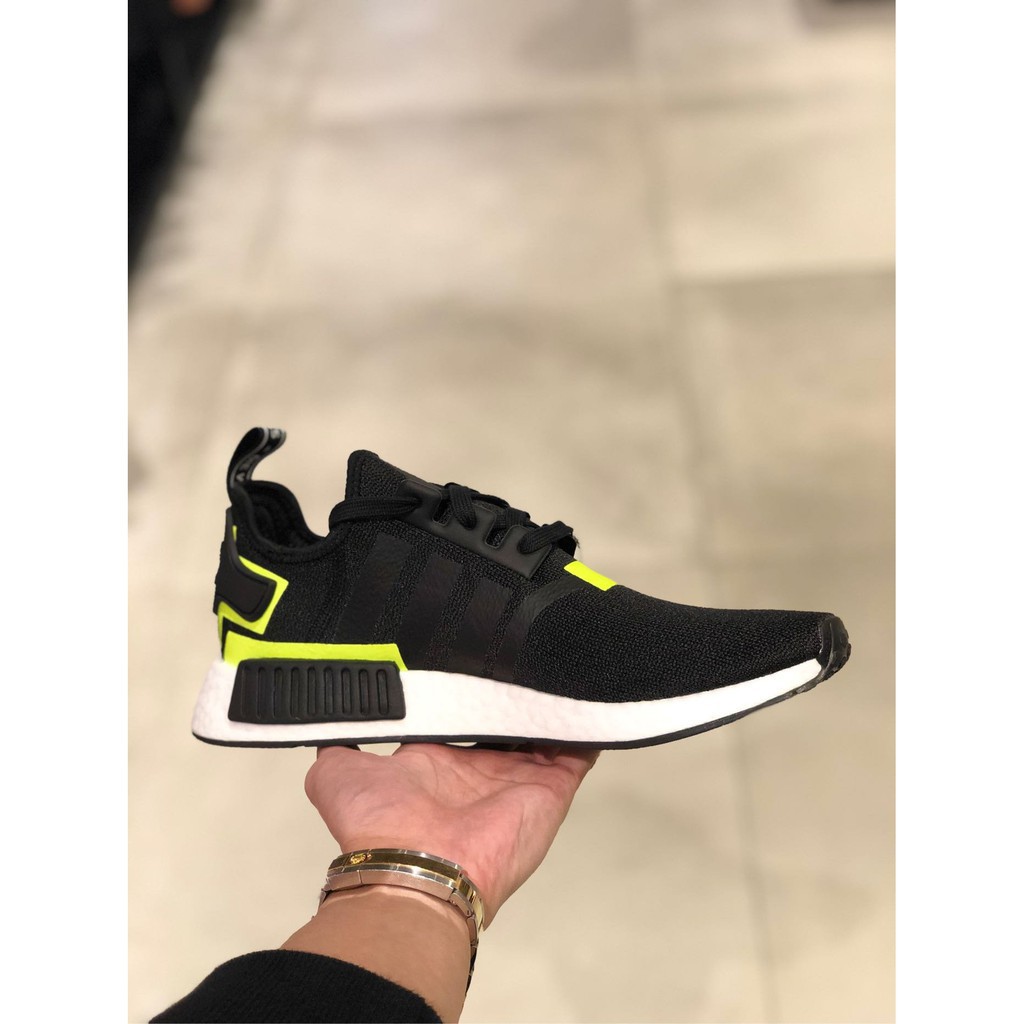 nmd r1 black volt