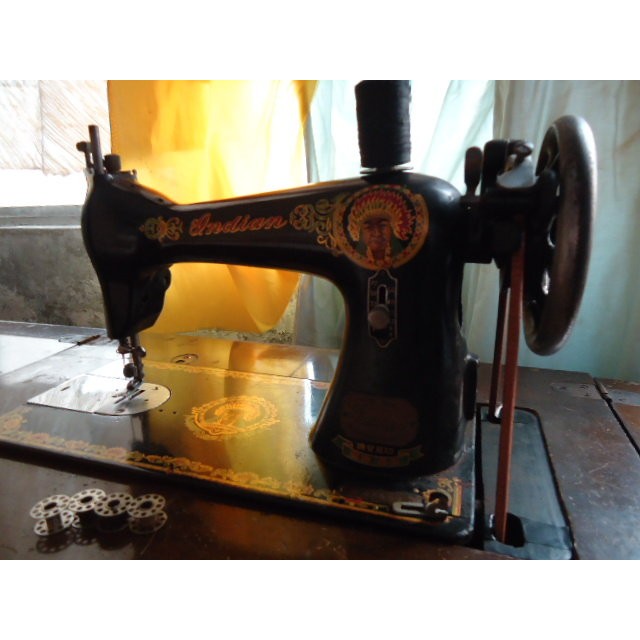 古董 縫紉機 實木 櫃子式 懷舊 手動 縫紉機