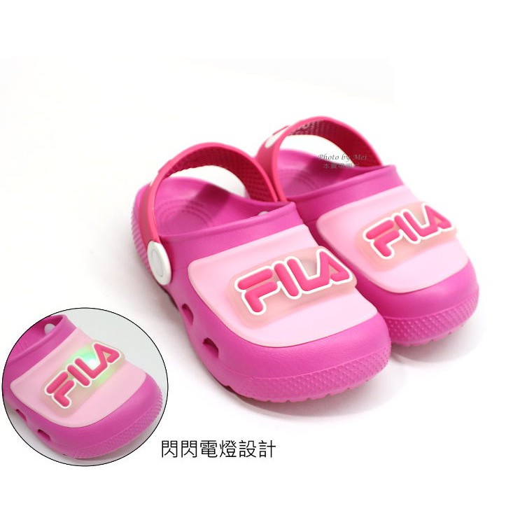 新品上架   FILA KIDS 兒童休閒電燈涼拖鞋 布希鞋 洞洞鞋 ( 7S451U522 粉桃)