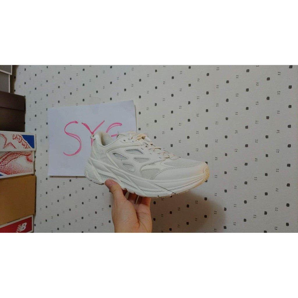 [SYG] Hoka one one Clifton L us9 全白 Bondi 6