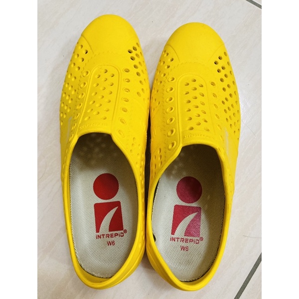 INTREPID 雨天黃色洞洞塑膠鞋 W6六號鞋