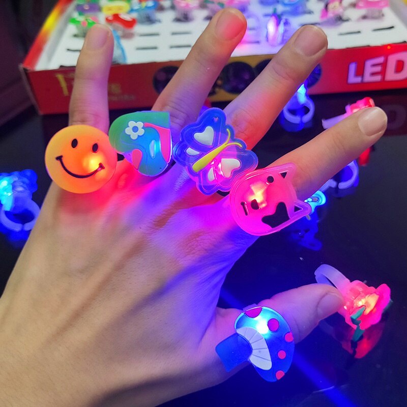 發光手指燈吸卡裝閃光激光燈炫彩LED燈魔幻夜光燈地攤兒童小玩具