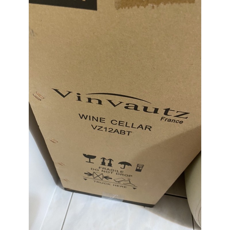 法國名望 VinVautz 酒櫃 -二手（需自行聯繫原廠維修）