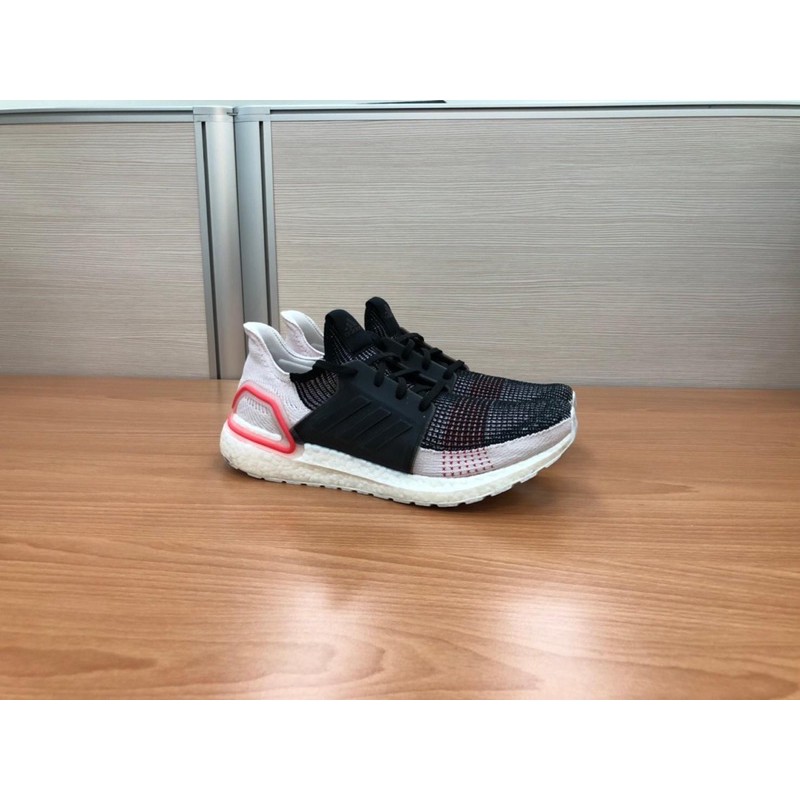 ADIDAS UltraBOOST 19