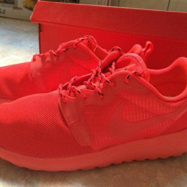 nike roshe run red