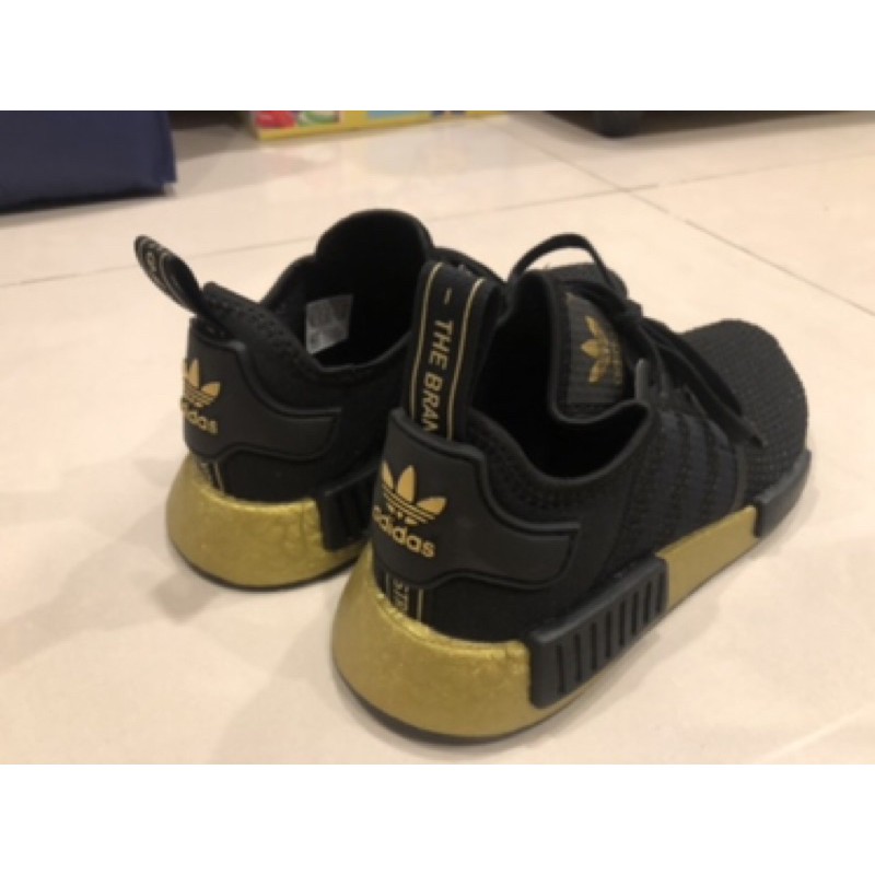 Adidas Kids Nmd R1 黑色金邊大童鞋（大人可）US4.5(23)