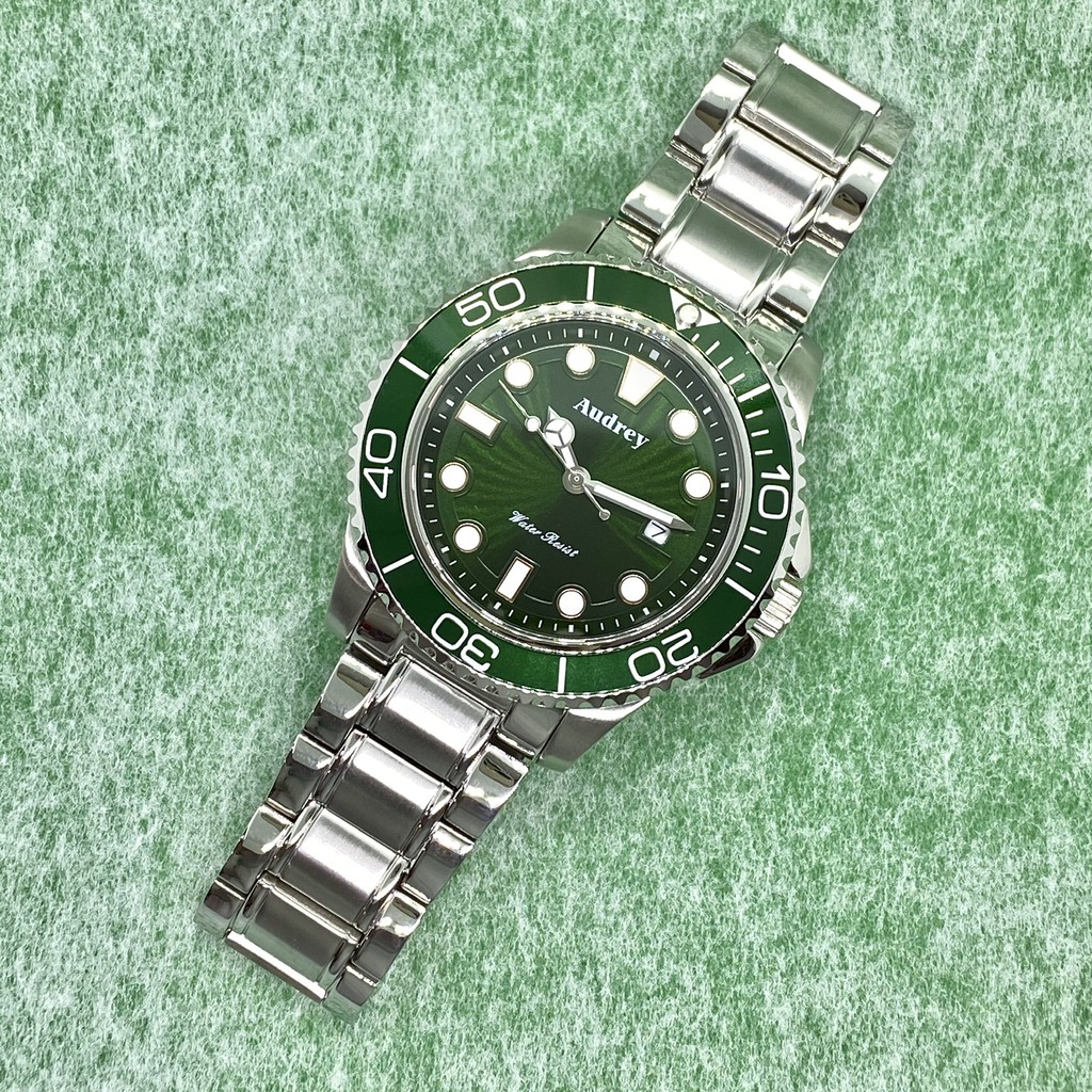 Audrey 歐德利 全新水鬼造型藍寶石水晶鏡面不鏽鋼材質防水運動腕錶（綠面）45mm_AUM5666綠