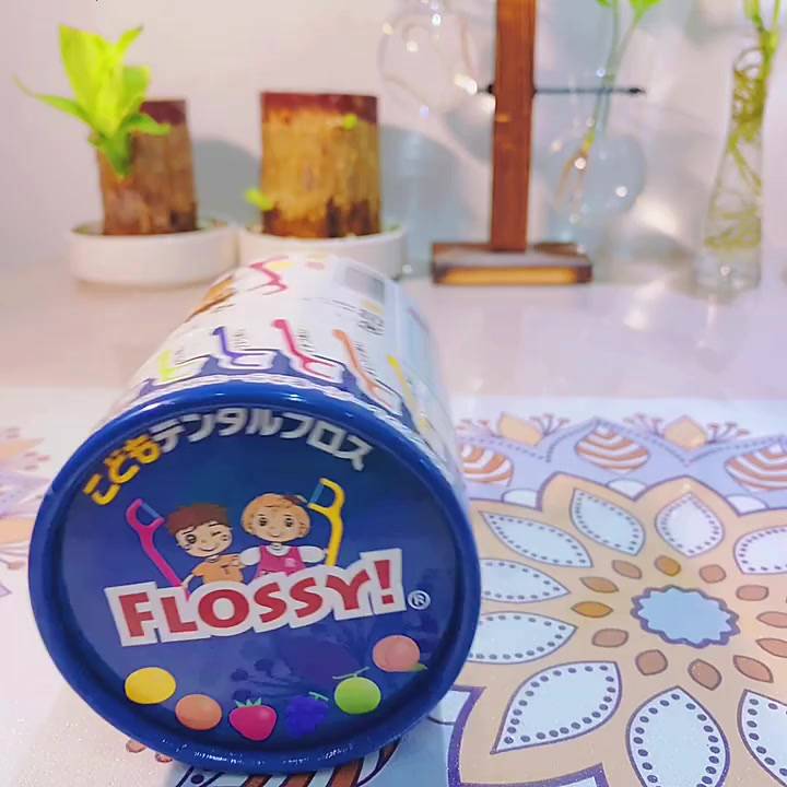 日本 UFC FLOSSY 木醣醇兒童安全牙線棒 60入 水果味 牙線 獨立包裝 兒童牙線棒 2077 阿卡將