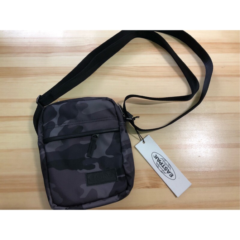 eastpak constructed camo