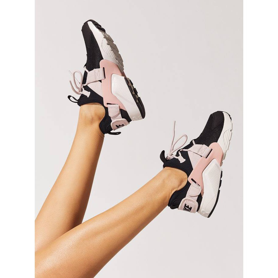 nike air huarache city low black