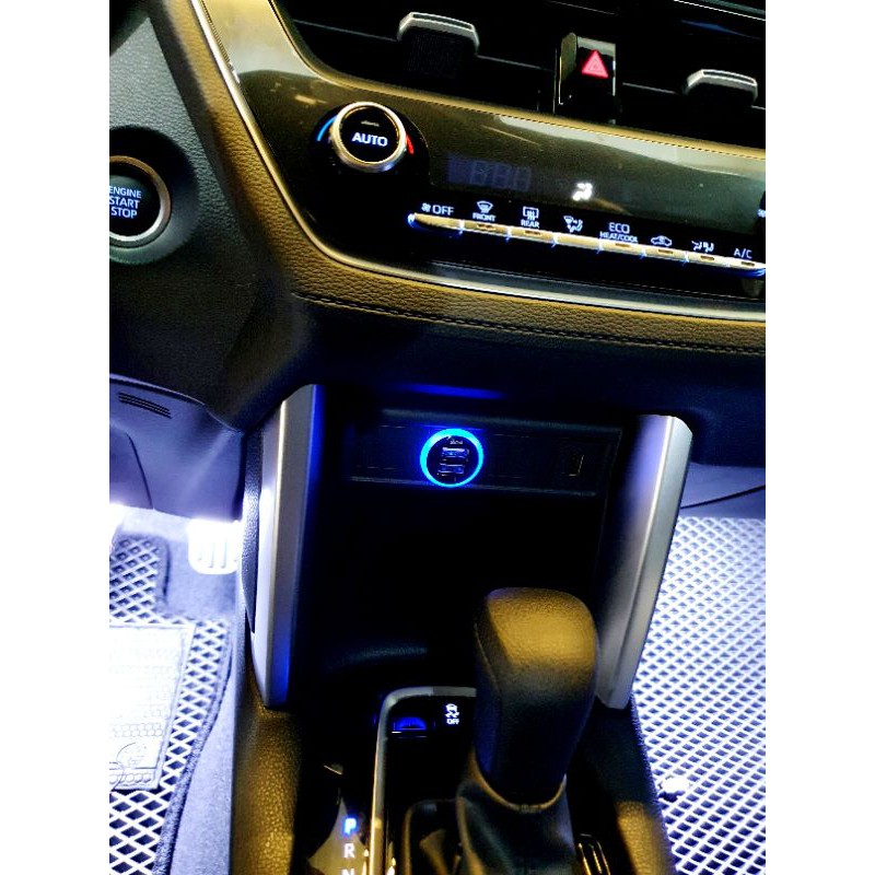 銳訓汽車 台南 Corolla Cross  雙孔 中控 後座增設 USB 圓型 原廠部品藍光 充電 2.1A