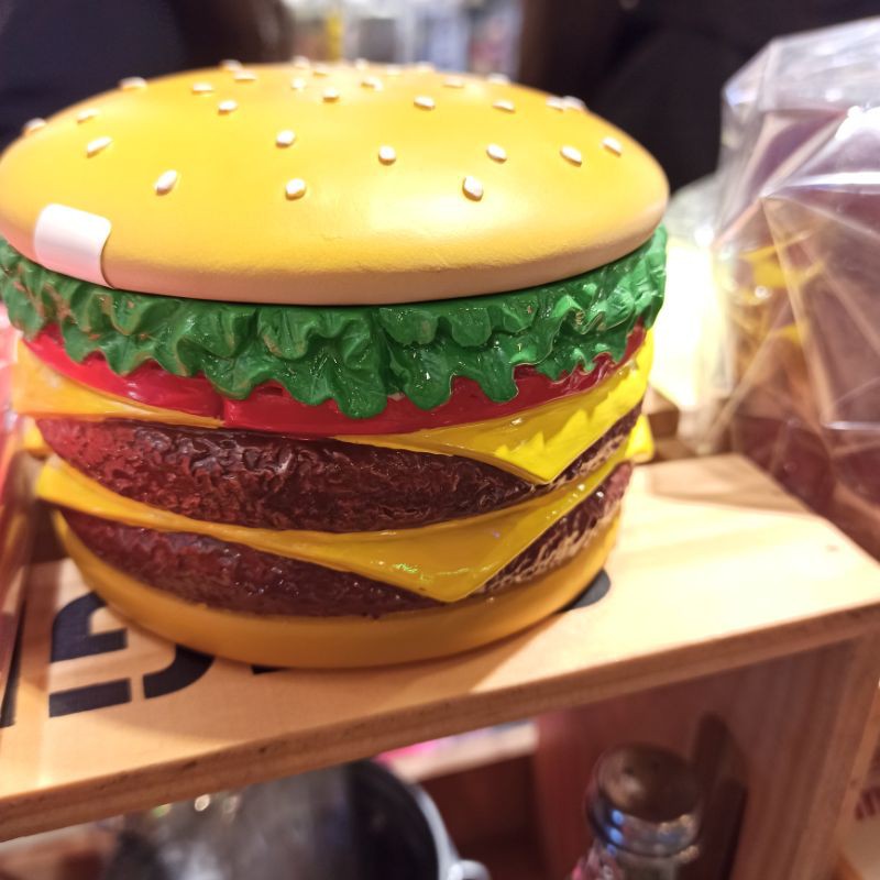 QueenBeeZakka現貨🔥 日本正版 漢堡置物盒 漢堡 大麥克 雙層牛肉吉士堡 置物盒 交換禮物 zk4