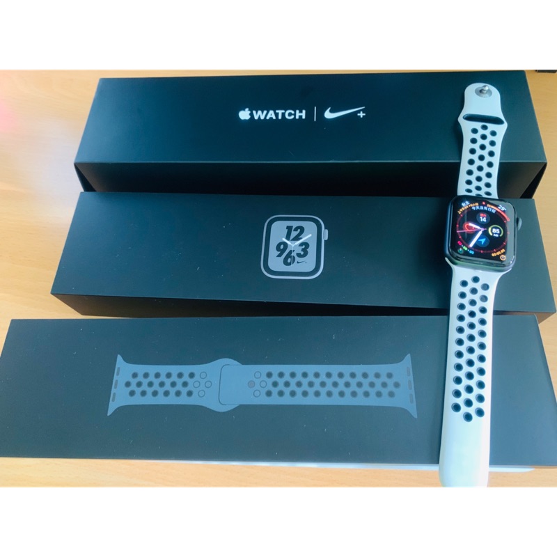 Apple Watch series 4 AW4 GPS Nike+