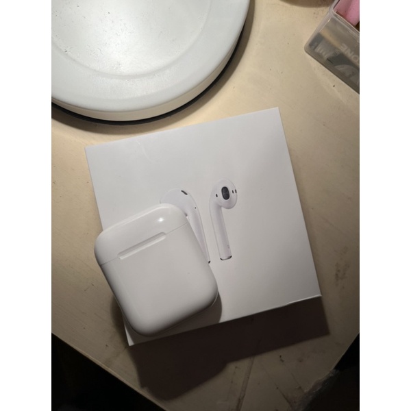 Apple AirPods2  二手極新 有線充電盒（附贈充電線！）