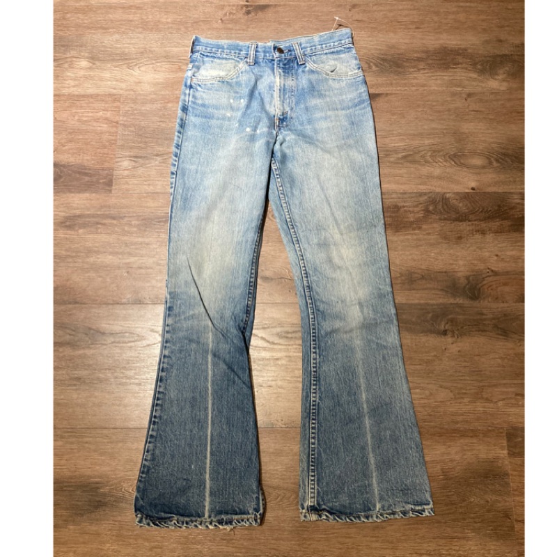 levis bell bottom jeans