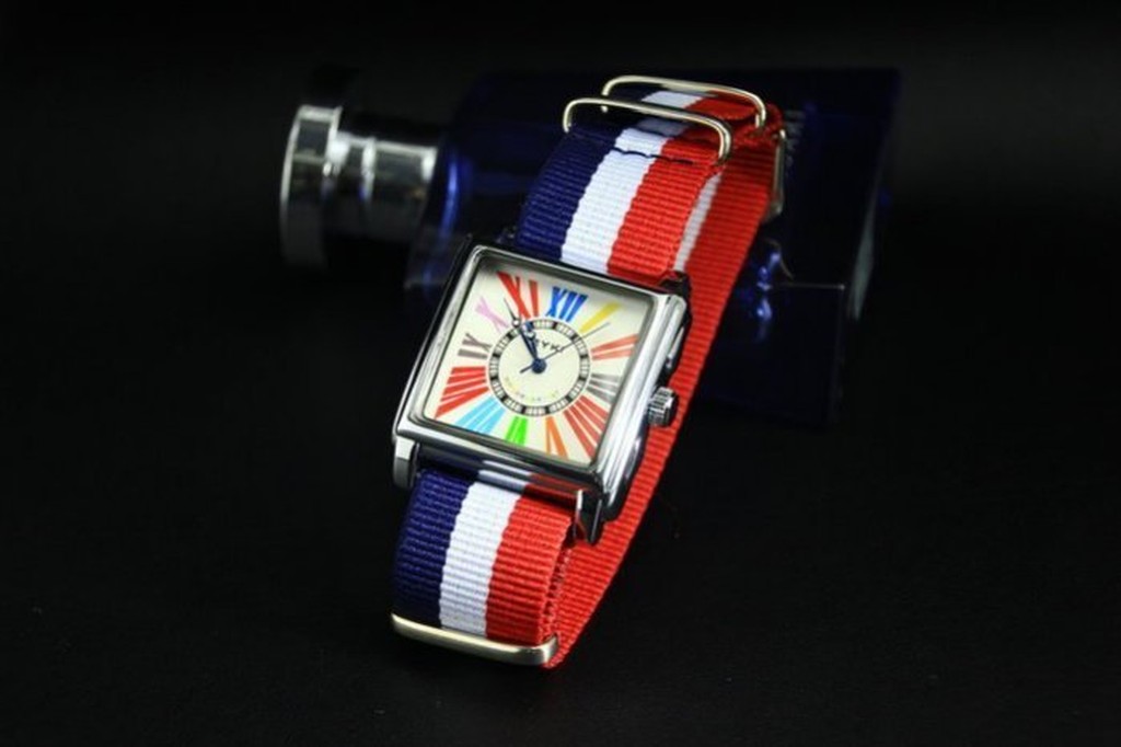 168錶帶配件 /EYKI法蘭克木樂名款造型時尚羅馬數字刻度nato錶帶石英錶 white
