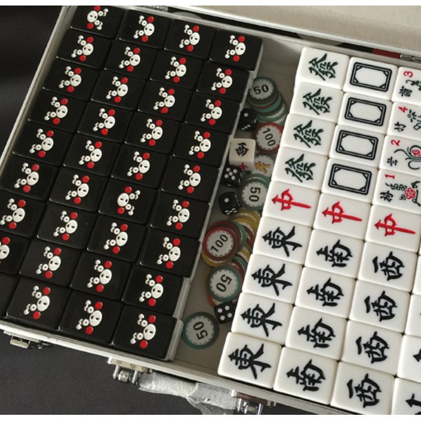 Gallagerr414 卡通可愛黑色熊本熊麻將牌家用手搓40 42中大號麻雀牌 蝦皮購物