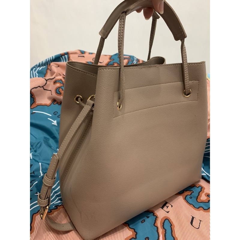 七成新皮革托特包小奶茶杏購自李焰品牌 蝦皮購物