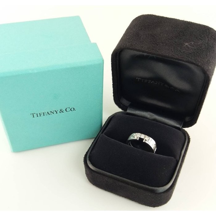 （歡迎線上刷卡無息分期）［二手正品]TIFFANY&Co.18K白Ｋ金750 3鑽石戒指