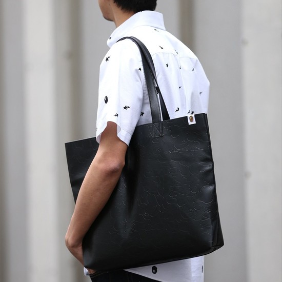 ♡日本雜誌包。A BATHING APE時尚潮感皮革壓紋圖案 肩背包/手提包
