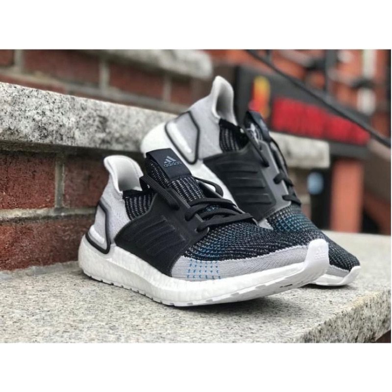 Adidas ultra boost 19 全新未落地 黑籃 US10