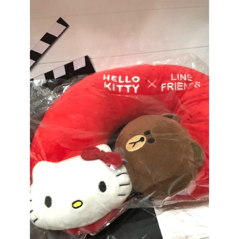 Hello kitty x Line friends 頸枕