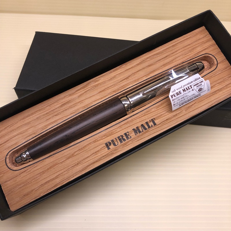 三菱Uni-ball PURE MALT oak wood premium edition橡木桶筆桿油性原子筆1.0mm