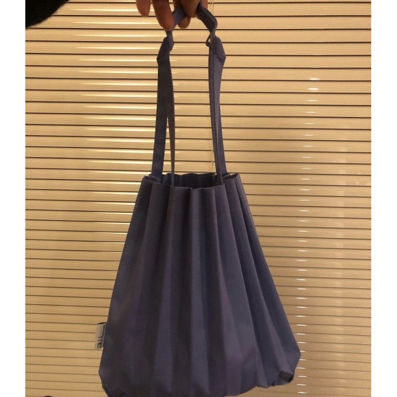 預購 新款日本三宅一生me Issey Miyake 樹幹包側背款背帶款小款新色 蝦皮購物