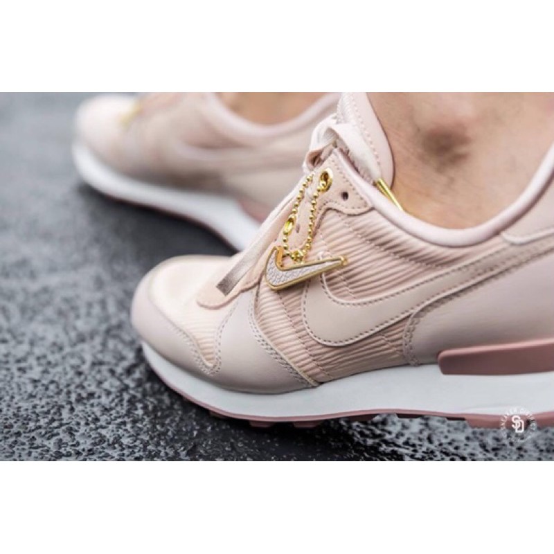 nike internationalist sd