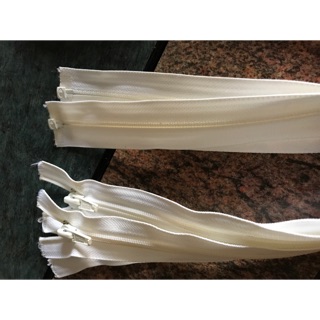 YKk塑膠拉鍊 17吋43cm 、19吋、20吋(白色）