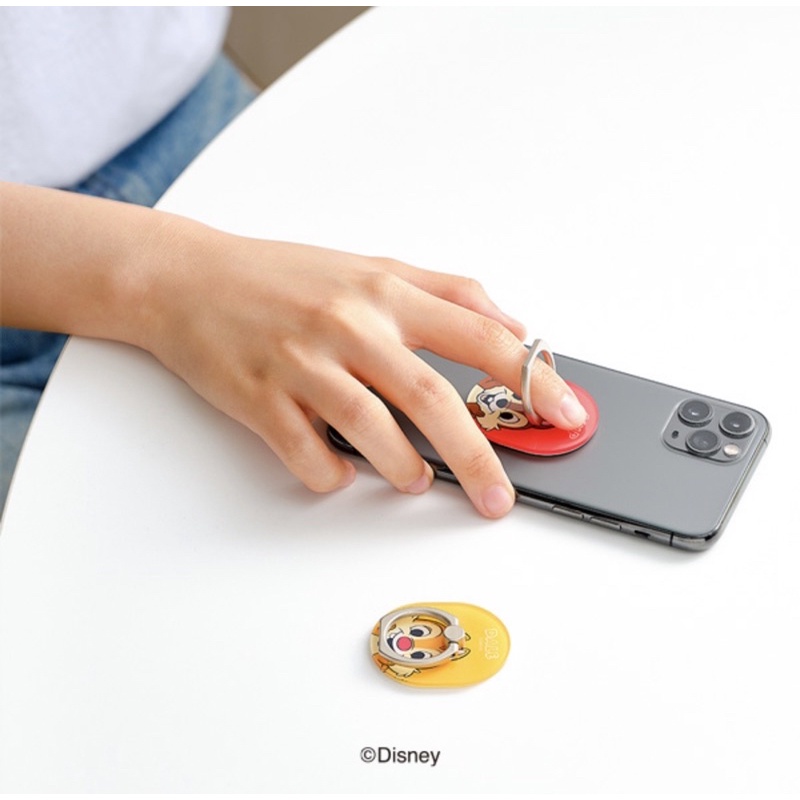 只有各一個 共兩個 ，捨不得用 割捨 😅現貨🚛韓國大創 Daiso 迪士尼  奇奇蒂蒂 手機扣環 奇奇 蒂蒂 手機支架