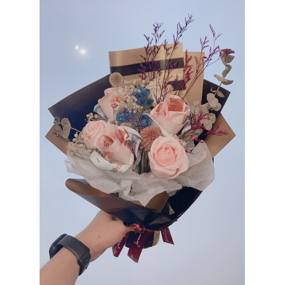 客製化各花束 有錢花束 畢業花束 情人節花束 生日花束 乾燥花 永生花 蝦皮購物
