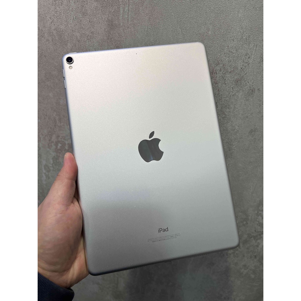 iPad Pro 10.5" WIFI版 64G 銀色 漂亮無傷 只要9500 !!!