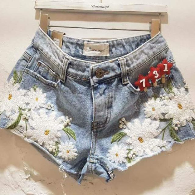 正韓 花朵朵burning牛仔短褲