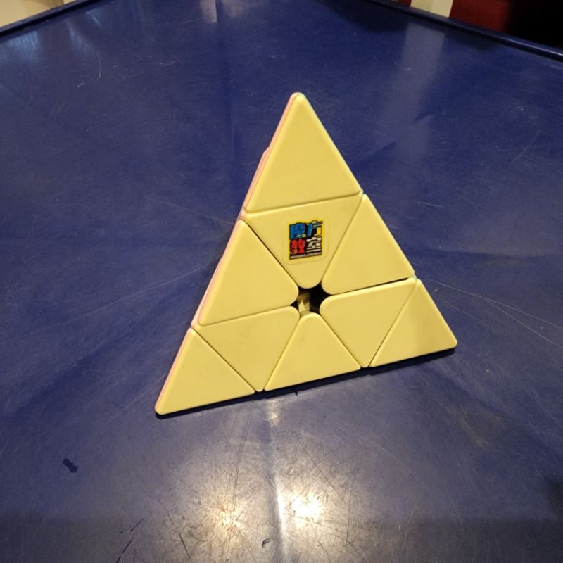 《二手》魔術方塊-金字塔-三角形