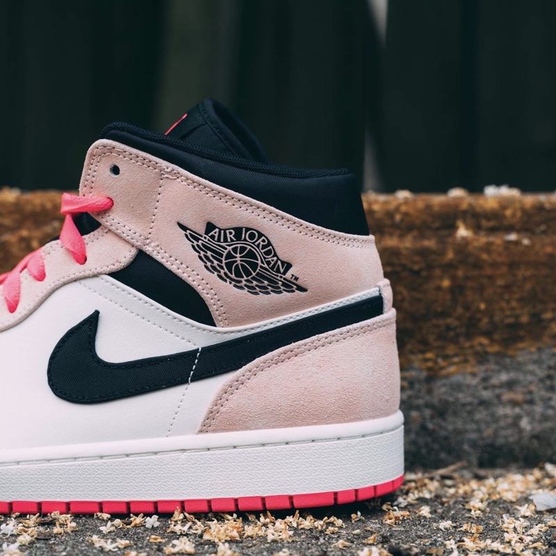 air jordan 1 mid se hyper pink