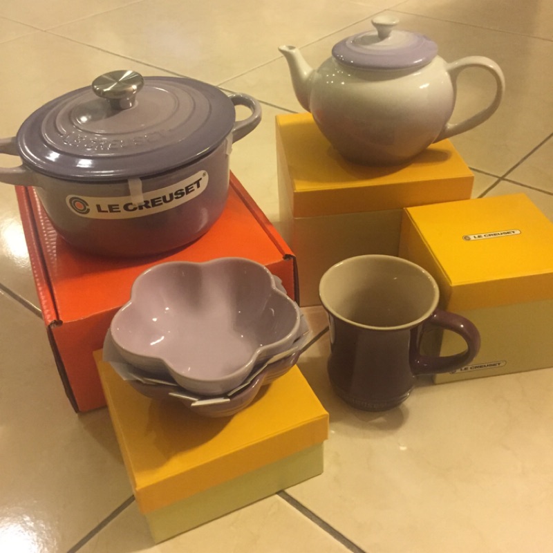 Le creuset 粉紫色茶壺