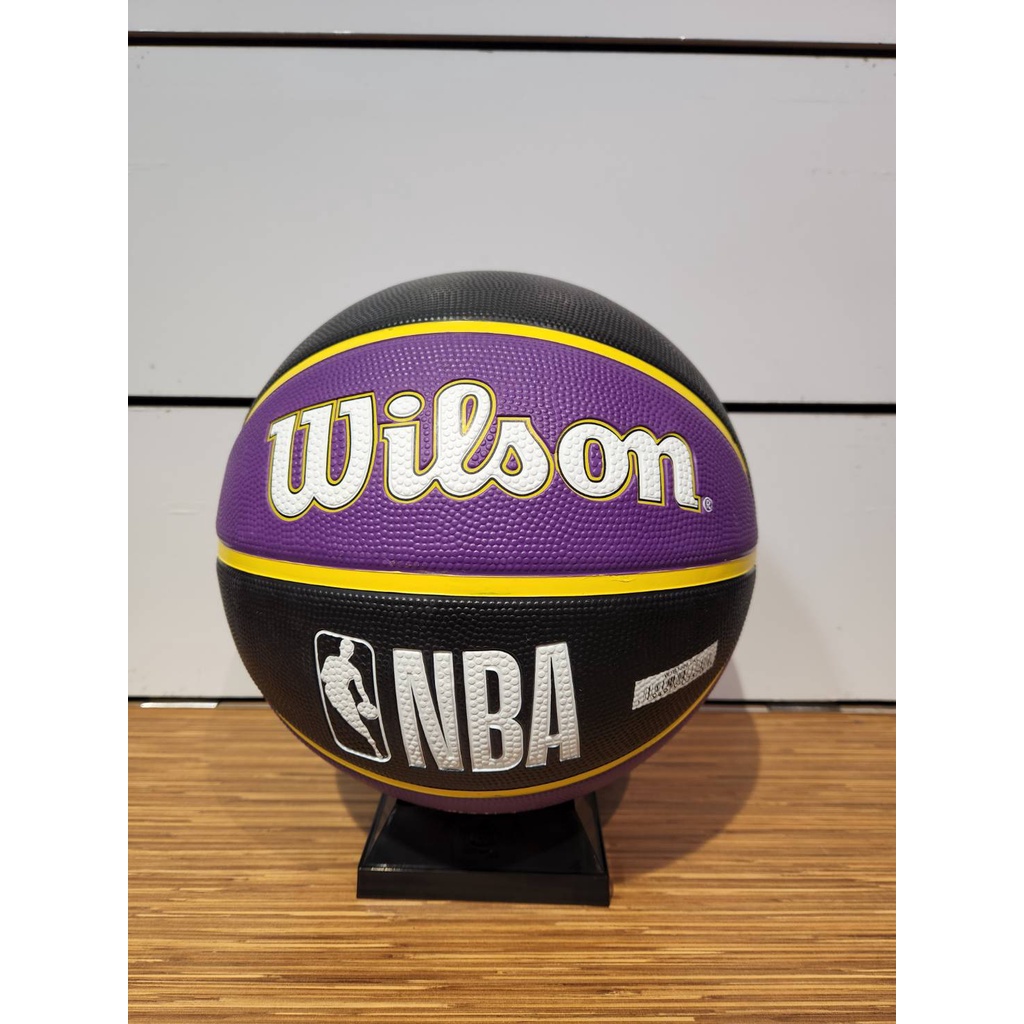 【清大億鴻】Wilson NBA隊徽系列 21' 湖人 橡膠 7號籃球 室外 黑紫色WTB1300XBLAL