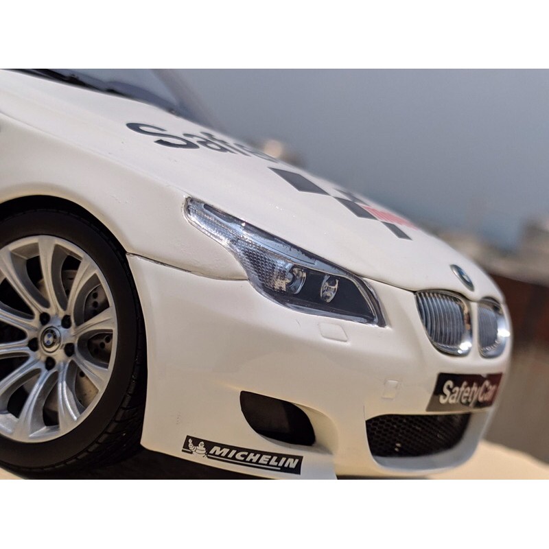 1/18模型車BMW M5 (E60) MotoGP Safety Car