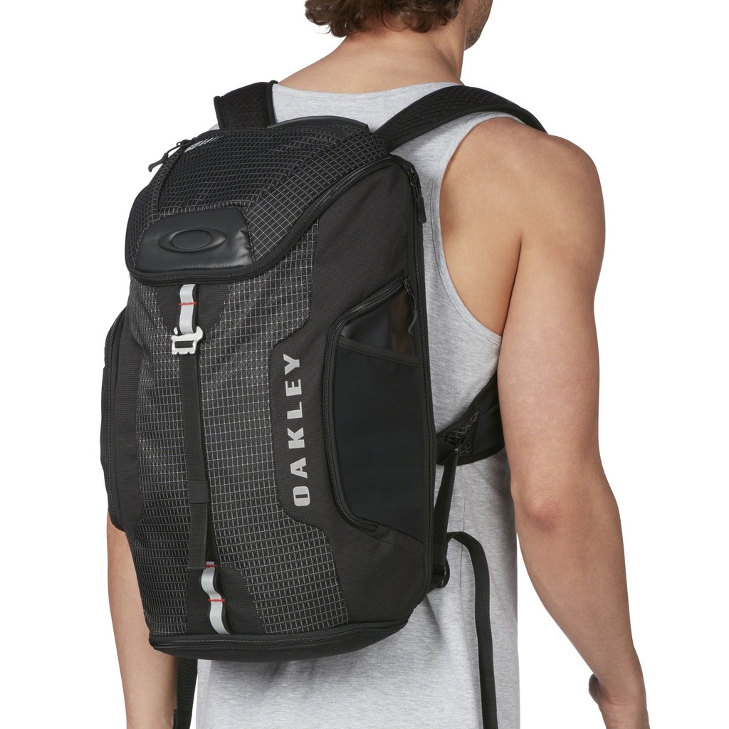 oakley link pack backpack